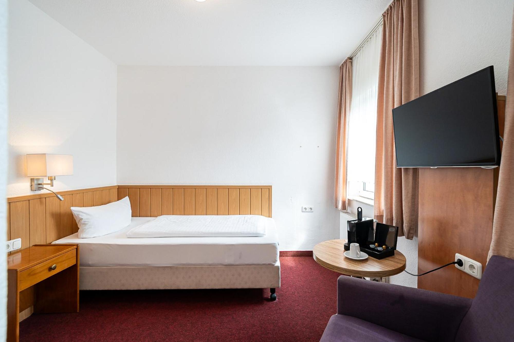 Sleepbeeone Wilhelmshaven Hotel Exterior photo