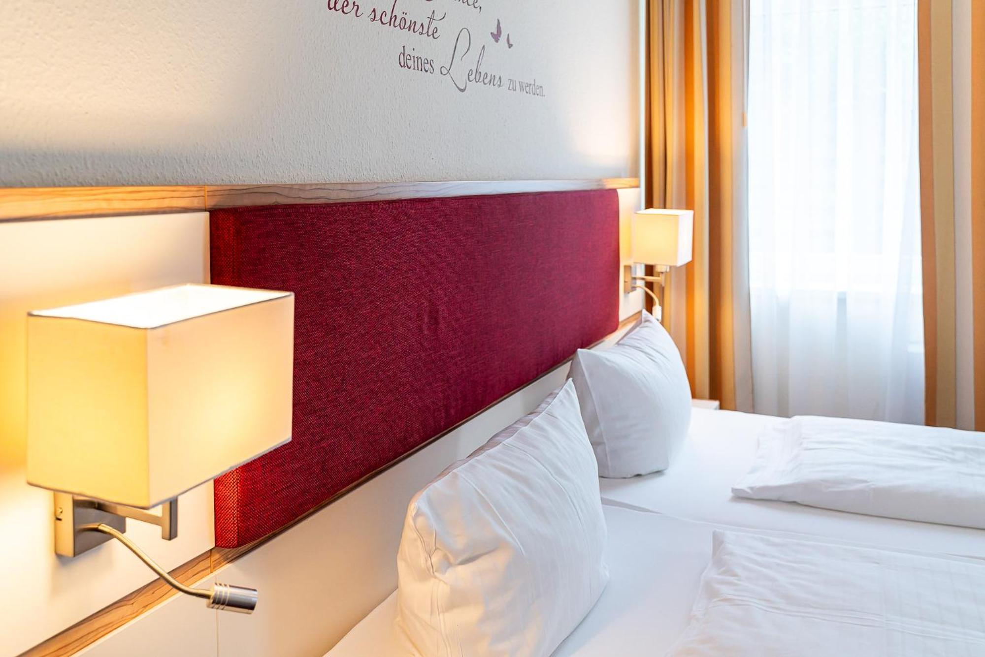Sleepbeeone Wilhelmshaven Hotel Exterior photo